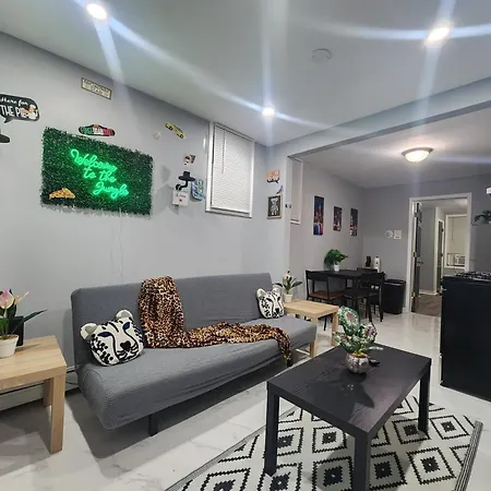 Comfy & Stylish 2-Bedroom Apt - Minutes To Nyc